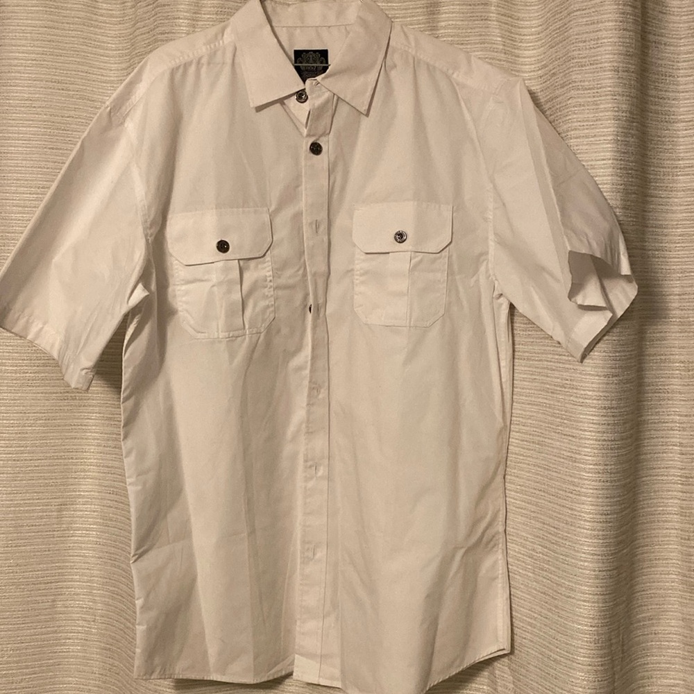 Noiz White Button Men shirt 55% Cotton. 45% Polyester